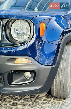 Внедорожник / Кроссовер Jeep Renegade 2016 в 