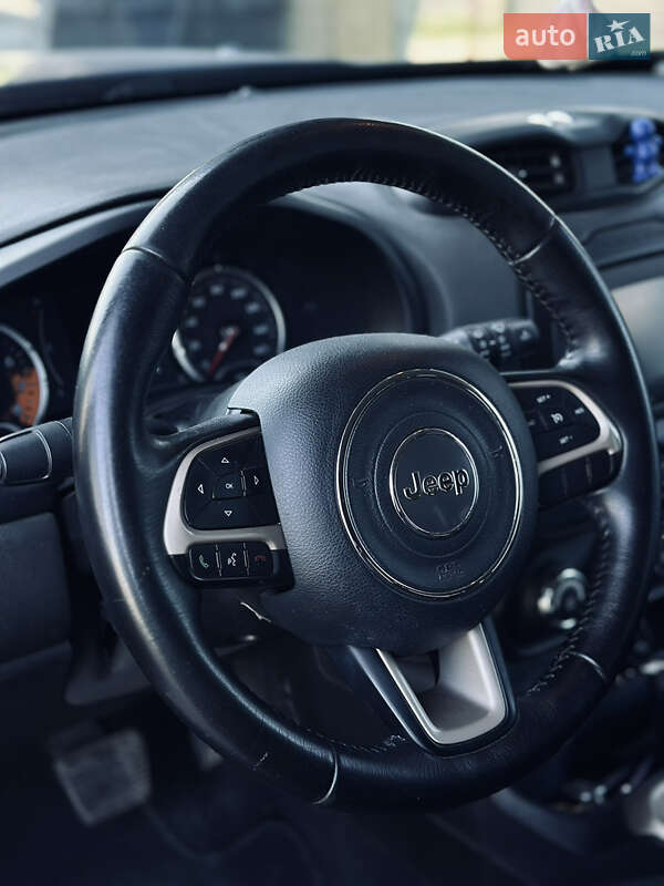 Внедорожник / Кроссовер Jeep Renegade 2016 в Одессе