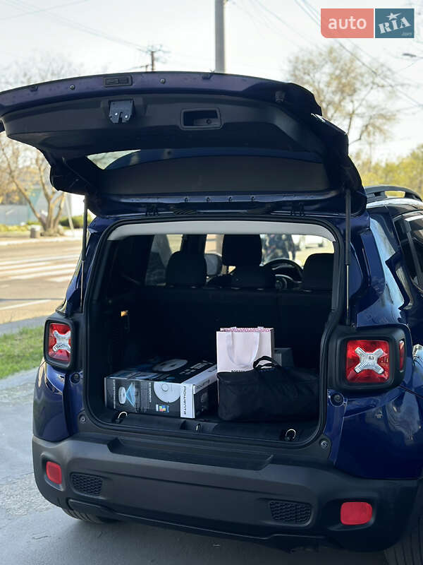 Внедорожник / Кроссовер Jeep Renegade 2016 в Одессе