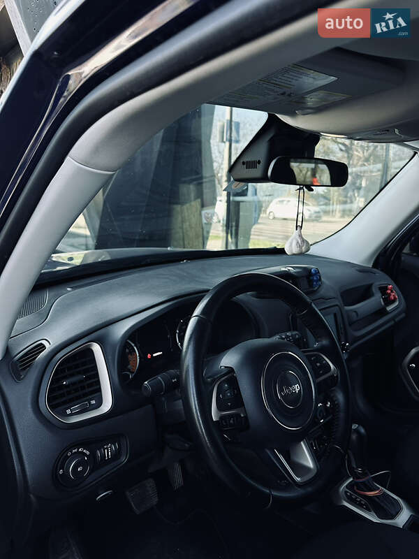 Внедорожник / Кроссовер Jeep Renegade 2016 в Одессе