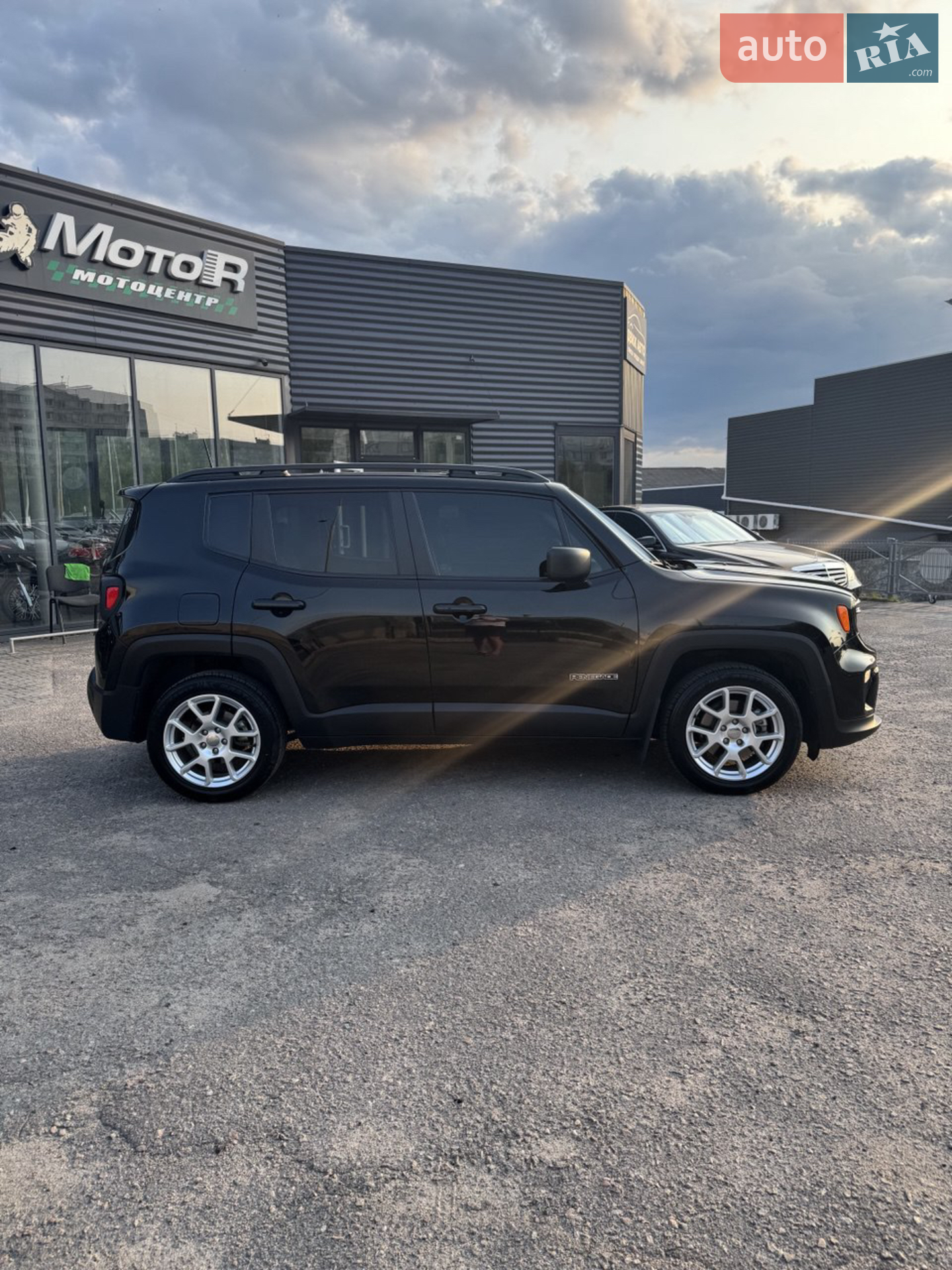 2019 Jeep Renegade - мініатюра 3