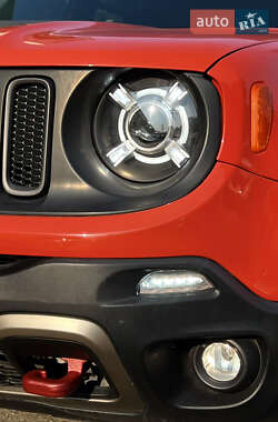 Внедорожник / Кроссовер Jeep Renegade 2015 в 