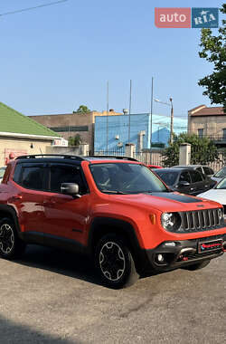 Внедорожник / Кроссовер Jeep Renegade 2015 в 
