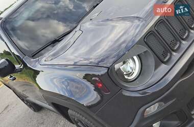Внедорожник / Кроссовер Jeep Renegade 2016 в 