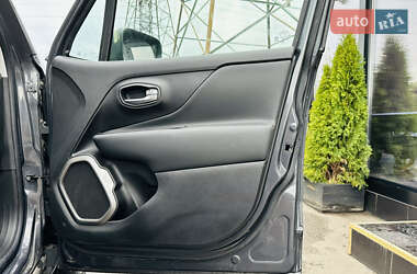 Внедорожник / Кроссовер Jeep Renegade 2022 в 