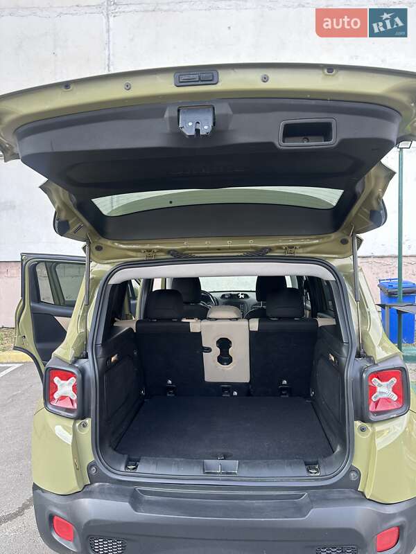 Позашляховик / Кросовер Jeep Renegade 2015 в Києві