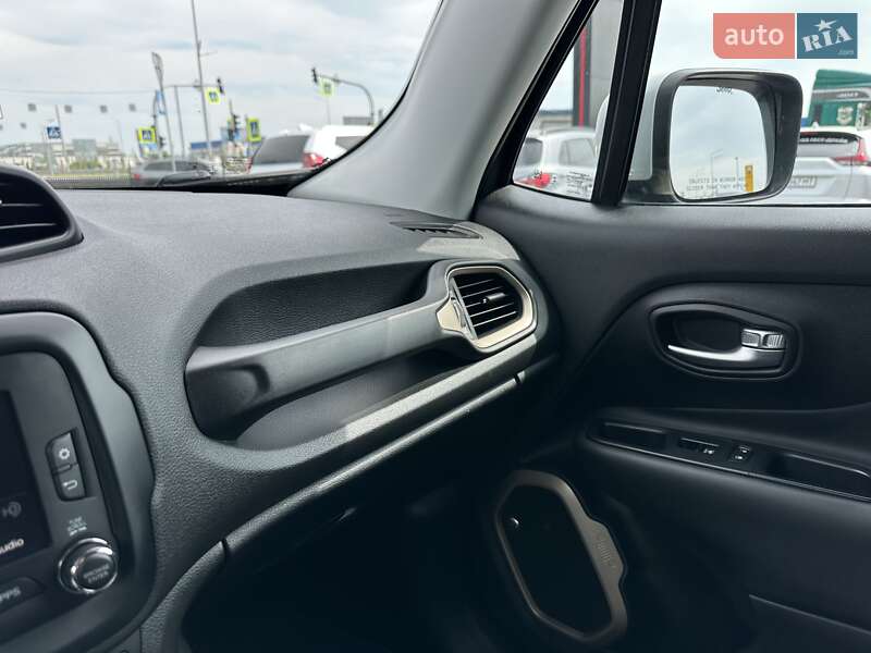 Позашляховик / Кросовер Jeep Renegade 2017 в Києві