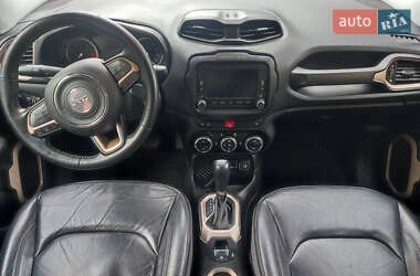 Внедорожник / Кроссовер Jeep Renegade 2016 в 