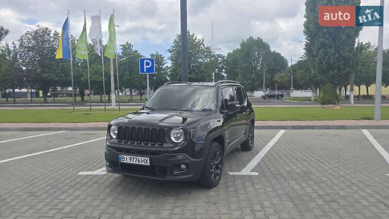 Внедорожник / Кроссовер Jeep Renegade 2015 в 