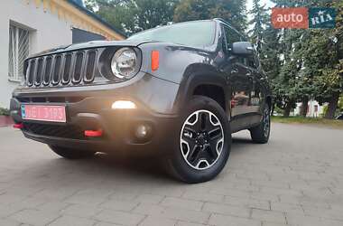 Внедорожник / Кроссовер Jeep Renegade 2016 в 