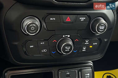 Внедорожник / Кроссовер Jeep Renegade 2019 в 