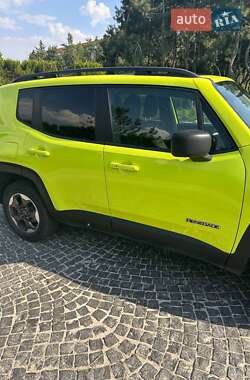 Внедорожник / Кроссовер Jeep Renegade 2017 в 