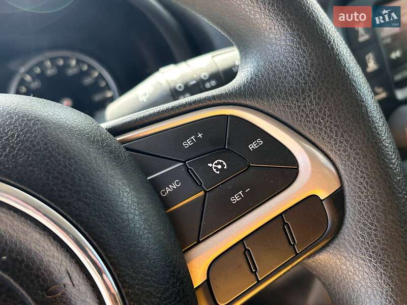Внедорожник / Кроссовер Jeep Renegade 2016 в Одессе