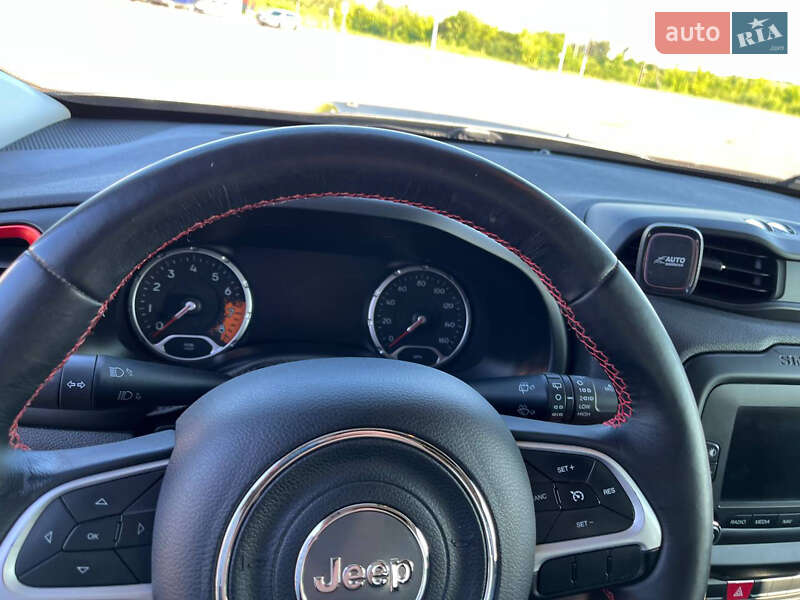 Внедорожник / Кроссовер Jeep Renegade 2016 в Ровно