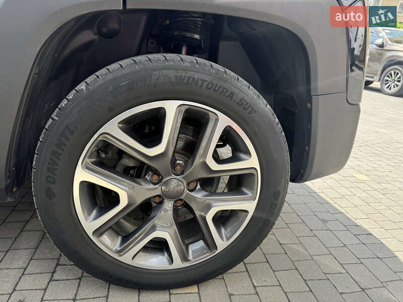 Позашляховик / Кросовер Jeep Renegade 2016 в Львові