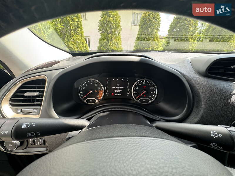 Позашляховик / Кросовер Jeep Renegade 2016 в Львові