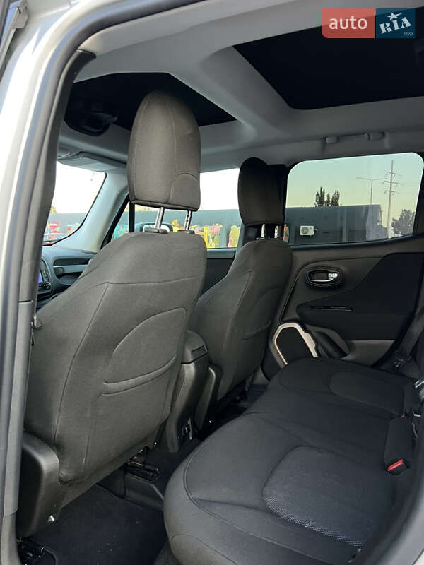 Внедорожник / Кроссовер Jeep Renegade 2016 в Киеве