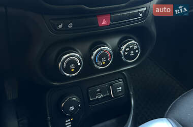 Позашляховик / Кросовер Jeep Renegade 2017 в 
