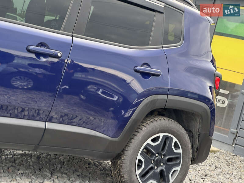 Внедорожник / Кроссовер Jeep Renegade 2016 в Стрые