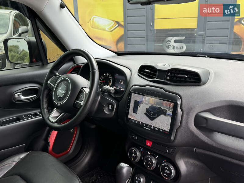 Внедорожник / Кроссовер Jeep Renegade 2016 в Стрые