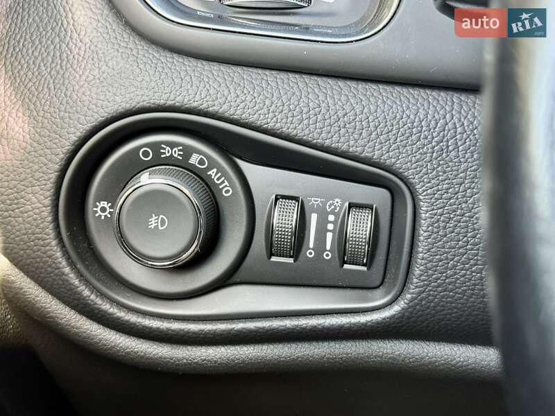 Внедорожник / Кроссовер Jeep Renegade 2019 в Харькове