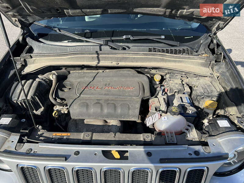 Внедорожник / Кроссовер Jeep Renegade 2017 в Киеве