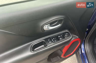 Позашляховик / Кросовер Jeep Renegade 2017 в 