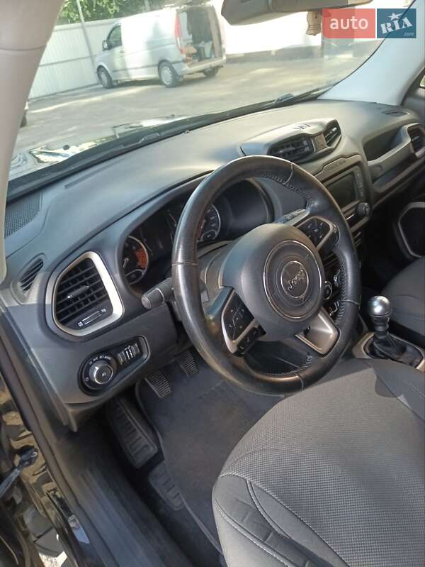 Внедорожник / Кроссовер Jeep Renegade 2015 в Киеве