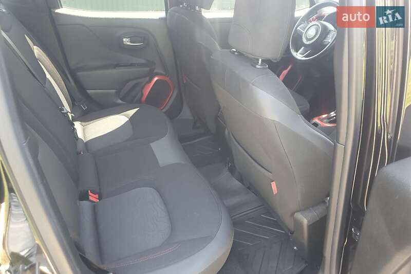 Внедорожник / Кроссовер Jeep Renegade 2015 в Сумах