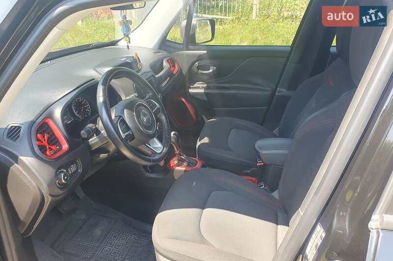 Внедорожник / Кроссовер Jeep Renegade 2015 в Сумах