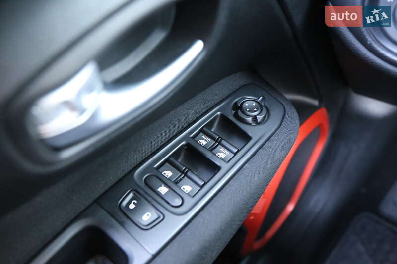 Внедорожник / Кроссовер Jeep Renegade 2020 в Киеве