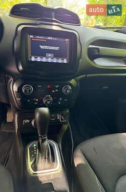 Внедорожник / Кроссовер Jeep Renegade 2020 в 
