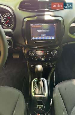 Внедорожник / Кроссовер Jeep Renegade 2020 в 