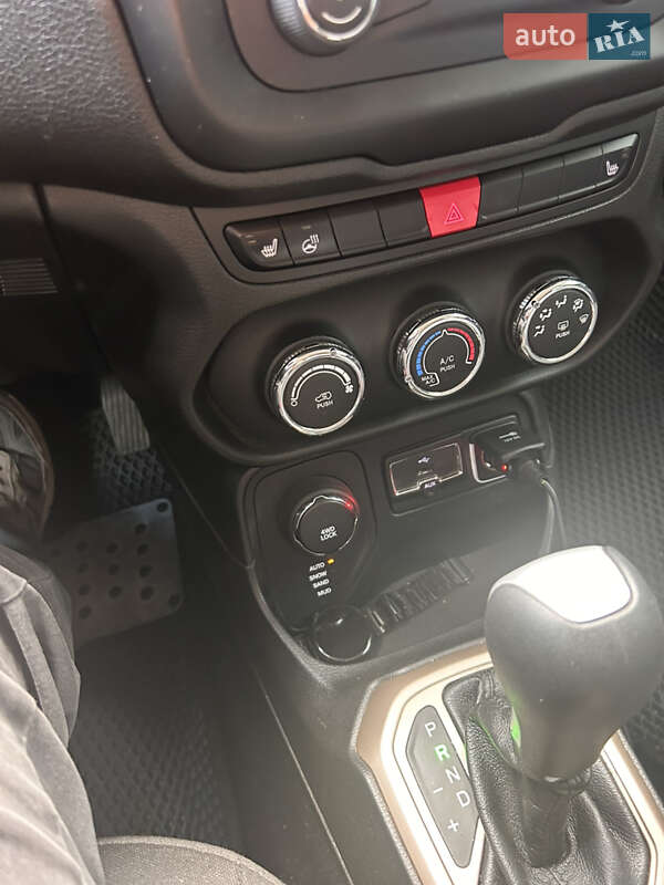 Внедорожник / Кроссовер Jeep Renegade 2017 в Каневе