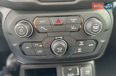 Внедорожник / Кроссовер Jeep Renegade 2017 в 