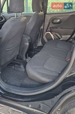 Внедорожник / Кроссовер Jeep Renegade 2015 в 