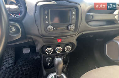 Внедорожник / Кроссовер Jeep Renegade 2016 в 