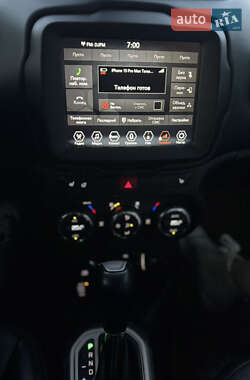 Внедорожник / Кроссовер Jeep Renegade 2016 в 
