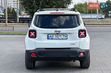Внедорожник / Кроссовер Jeep Renegade 2016 в 