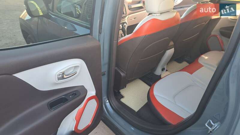 Позашляховик / Кросовер Jeep Renegade 2017 в Києві