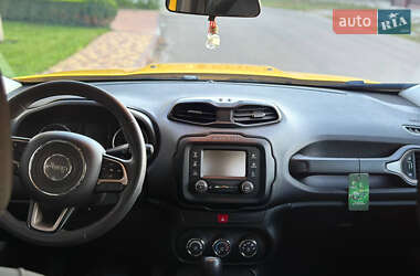Внедорожник / Кроссовер Jeep Renegade 2016 в 