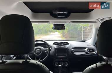 Внедорожник / Кроссовер Jeep Renegade 2016 в 