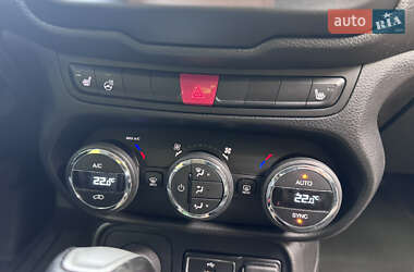 Внедорожник / Кроссовер Jeep Renegade 2017 в 