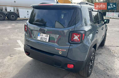 Внедорожник / Кроссовер Jeep Renegade 2016 в 