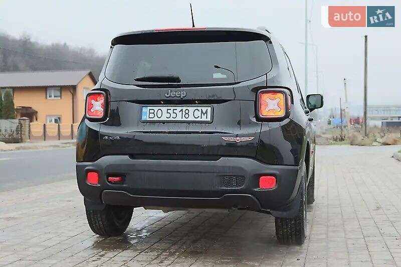 Внедорожник / Кроссовер Jeep Renegade 2016 в Чорткове