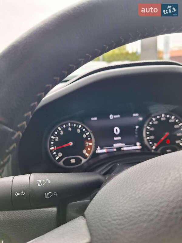 Позашляховик / Кросовер Jeep Renegade 2015 в Києві