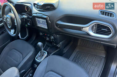 Внедорожник / Кроссовер Jeep Renegade 2017 в 