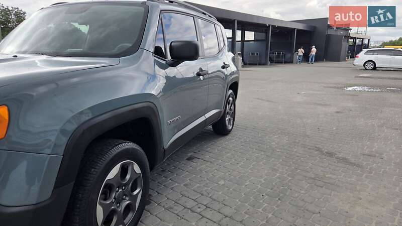 Внедорожник / Кроссовер Jeep Renegade 2017 в Львове