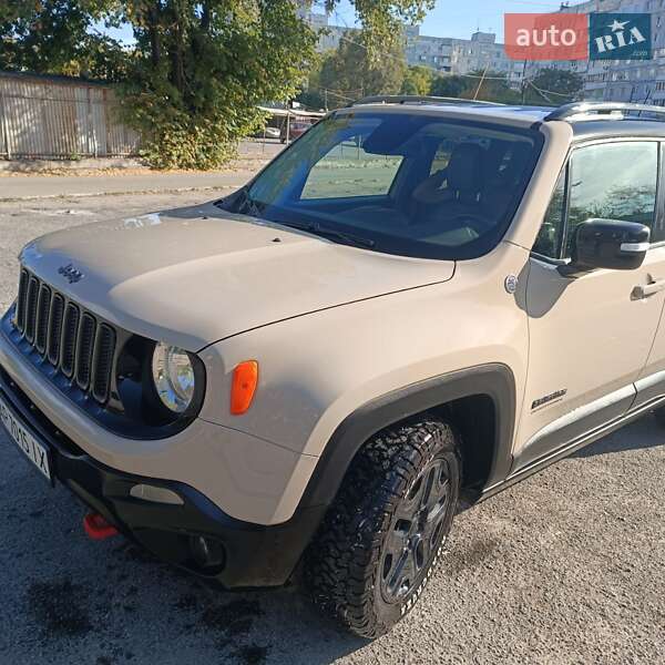 Позашляховик / Кросовер Jeep Renegade 2016 в Запоріжжі