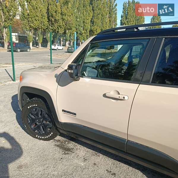 Позашляховик / Кросовер Jeep Renegade 2016 в Запоріжжі